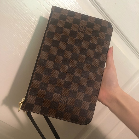 BRAND NEW Neverfull MM Damier Ebene Pouch/Wristlet - Picture 6 of 10